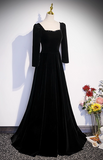 Elegant Black Velvet Beaded A-Line Evening Gown Long-sleeved Party Dress Long Formal Dress HZ1024
